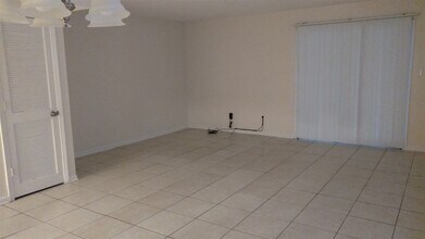 2438 Atlas Rd in Tallahassee, FL - Building Photo - Building Photo