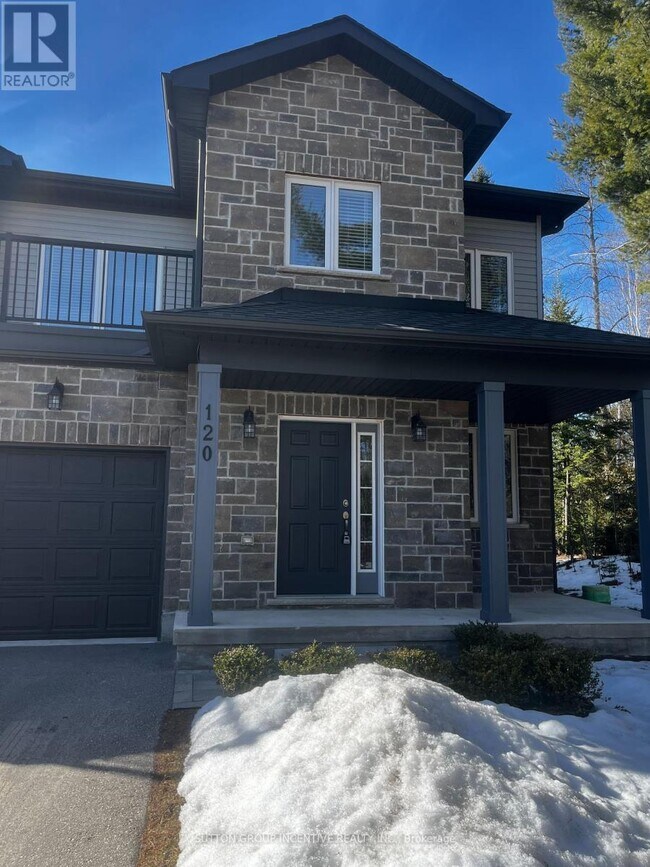120 40th St N in Wasaga Beach, ON - Building Photo - Building Photo
