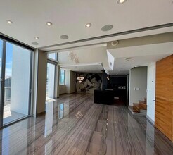 92 SW 3rd St, Unit PH5213 in Miami, FL - Foto de edificio - Building Photo