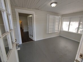 1131 Queen St N-Unit -House in St. Petersburg, FL - Building Photo - Building Photo