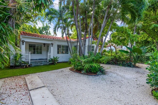 719 Lenox Ave. in Miami Beach, FL - Building Photo - Building Photo