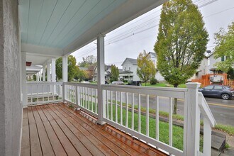 628 E Whittier St in Columbus, OH - Foto de edificio - Building Photo