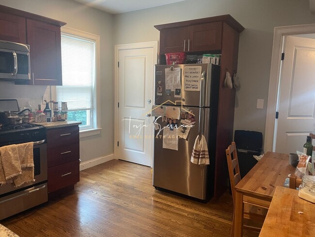 47 Beech Glen St, Unit 3 in Boston, MA - Building Photo - Building Photo