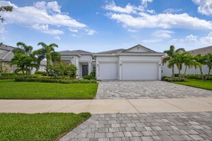 10904 Stellar Cir in Palm Beach Gardens, FL - Building Photo