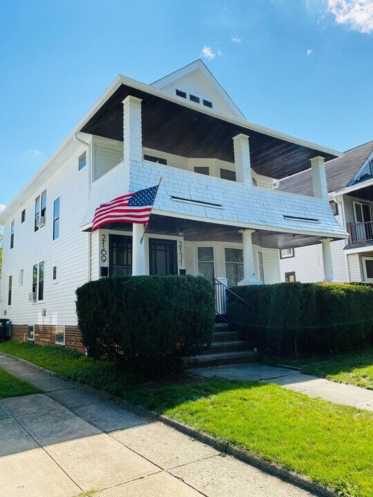 2171 Carabel Ave in Lakewood, OH - Building Photo