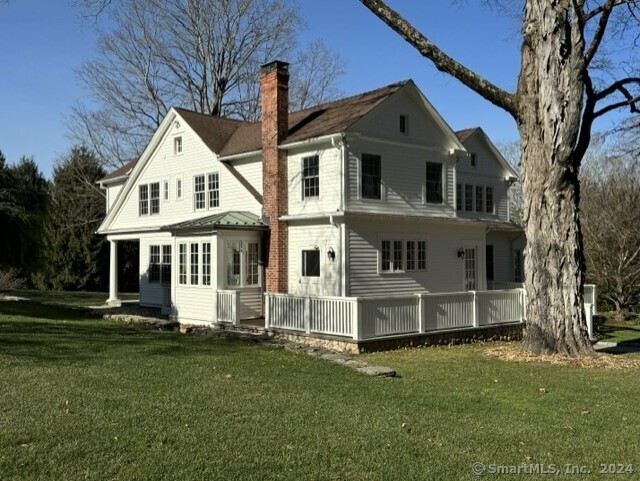 6 Frisbie Rd in Washington, CT - Building Photo