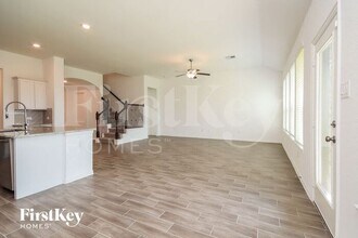15122 Arlington Park Ave in Mont Belvieu, TX - Building Photo - Building Photo