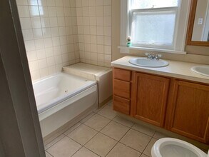 15419 Woodbrook Ave in Maple Heights, OH - Building Photo - Building Photo