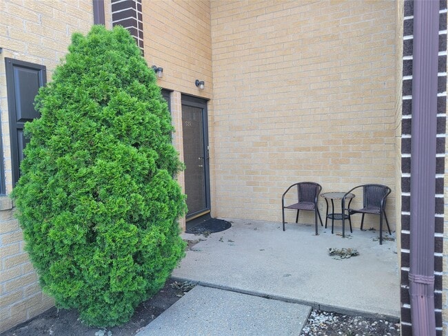 518 Bedford Ave in Bellmore, NY - Building Photo - Building Photo