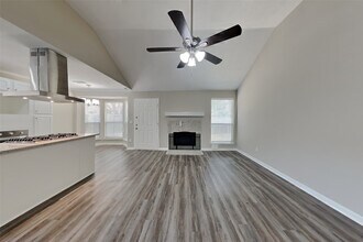 18002 Golden Ridge Dr in Houston, TX - Building Photo - Building Photo