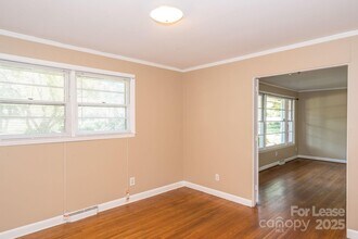 427 Scaleybark Rd in Charlotte, NC - Building Photo - Building Photo