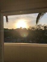 17255 SW 95th Ave in Palmetto Bay, FL - Building Photo