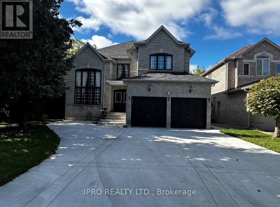 20 Chantilly Crescent in Richmond Hill, ON - Building Photo