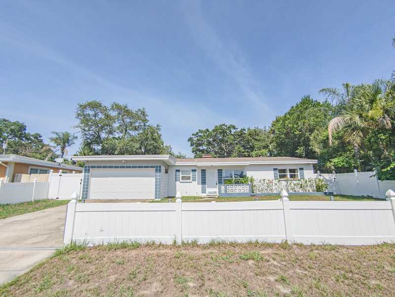 1501 Carlos Ave in Clearwater, FL - Building Photo