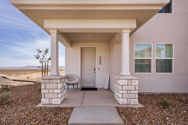 property at 484 W Greenstone Pl