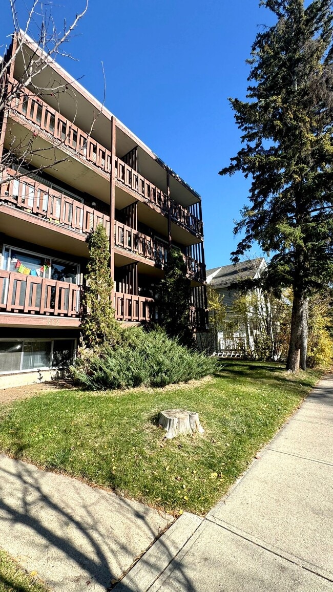 property at 322-326 6 Ave NE