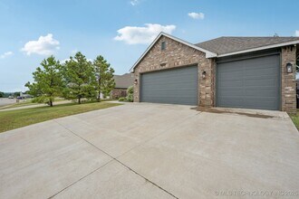 6370 E 146th St S in Bixby, OK - Building Photo - Building Photo