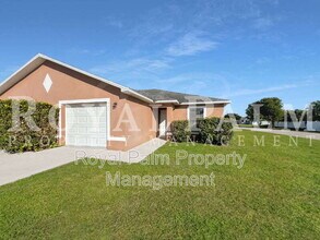 111 SE 2nd Ave in Cape Coral, FL - Building Photo - Building Photo