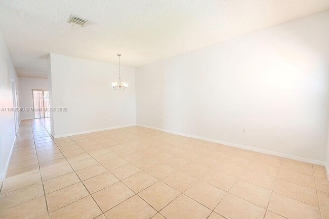 8117 NW 199th Terrace in Hialeah, FL - Building Photo - Building Photo