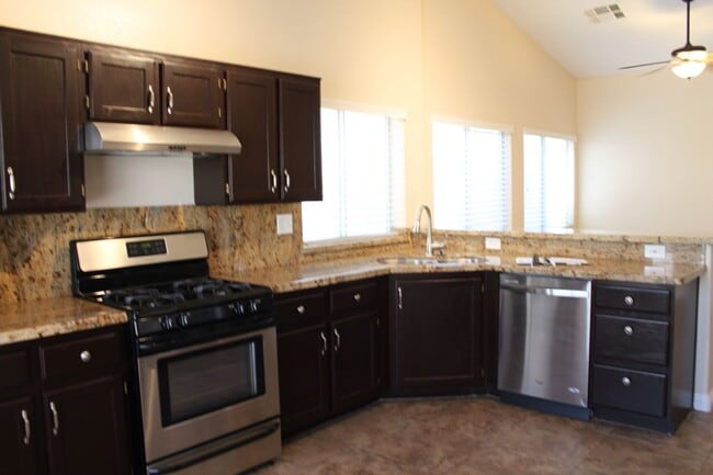 6120 Browning Way in Las Vegas, NV - Building Photo - Building Photo