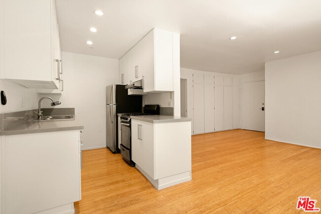 2311 4th St in Santa Monica, CA - Building Photo - Building Photo