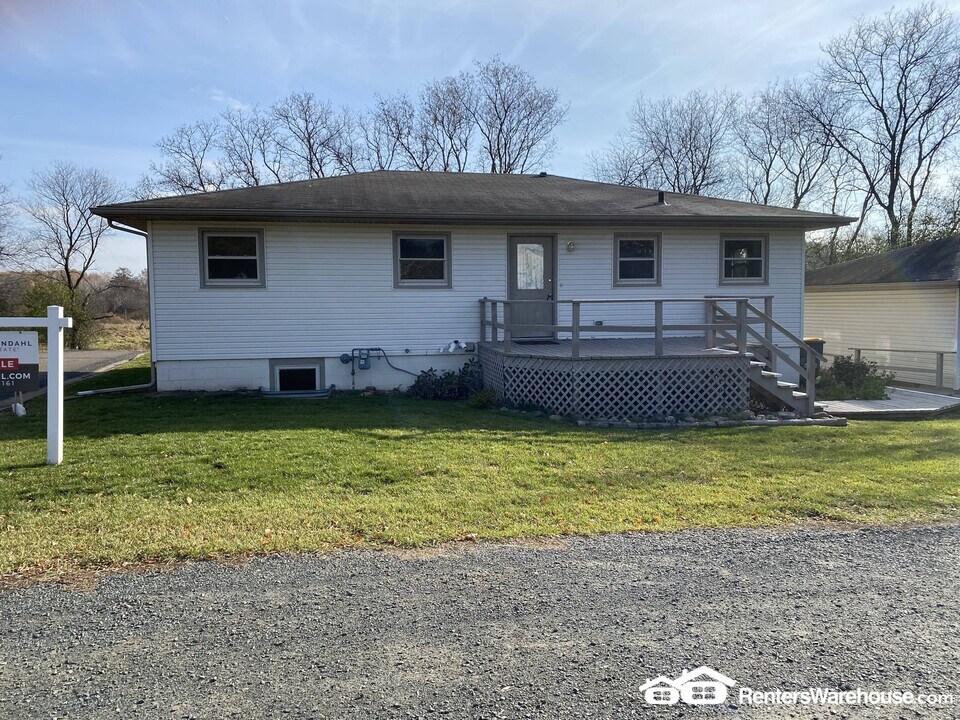 456 Tony St in Osceola, WI - Building Photo