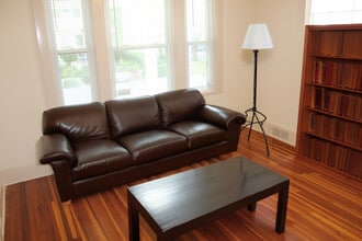 79 2nd St, Unit 2nd in Fairfield, CT - Foto de edificio - Building Photo