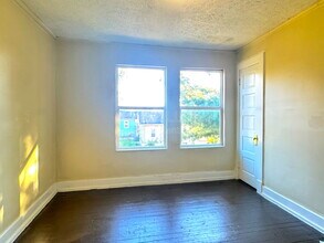 2723 Elliott Ave in Louisville, KY - Building Photo - Building Photo