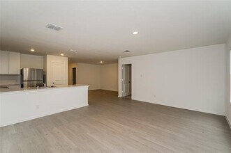 1124 Tufted Dr in Crowley, TX - Foto de edificio - Building Photo