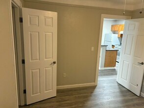 342 W 10th St, Unit 1 in Pittsburg, CA - Building Photo - Building Photo