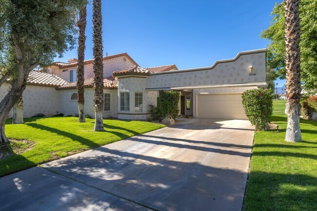 259 Vista Royale Cir W in Palm Desert, CA - Building Photo - Building Photo