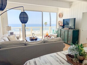 11866 Starfish Ln in Malibu, CA - Building Photo - Building Photo