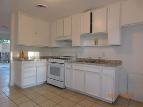 740 Commercial Ave in Ridgecrest, CA - Building Photo - Building Photo
