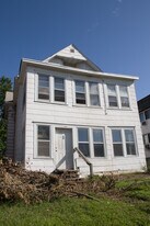 1309 E Hennepin Ave, Unit 2 in Minneapolis, MN - Building Photo
