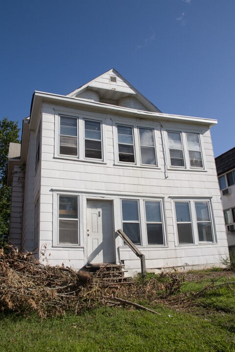 1309 E Hennepin Ave, Unit 2 in Minneapolis, MN - Building Photo