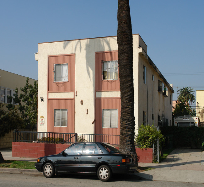 1011 N Berendo St in Los Angeles, CA - Building Photo - Building Photo