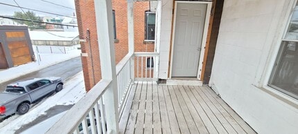 53 Center St in Torrington, CT - Foto de edificio - Building Photo