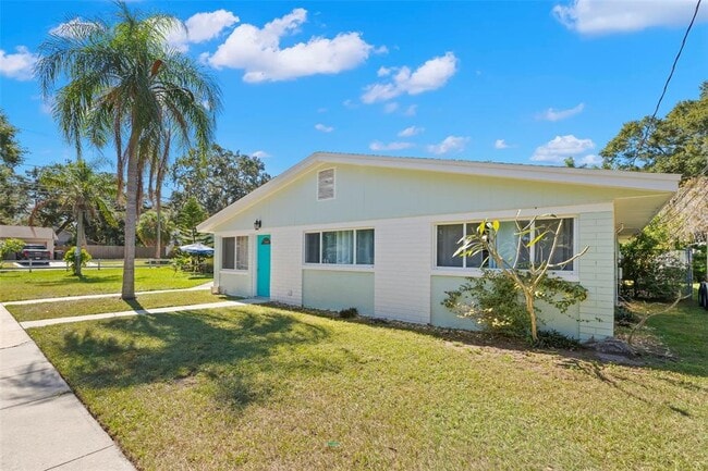 415 Mapleway in Safety Harbor, FL - Building Photo - Building Photo