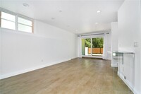 4358 Morro Dr in Woodland Hills, CA - Foto de edificio - Building Photo