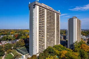 Upper Canada Court, West in Toronto, ON - Building Photo