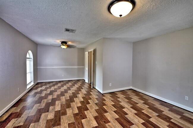 11203 Verlaine Dr in Houston, TX - Building Photo - Building Photo