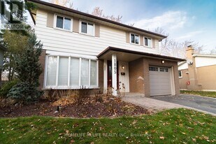 1805 Pattinson Crescent in Mississauga, ON - Building Photo