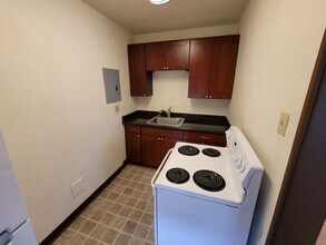 Preston Apartments in Seattle, WA - Building Photo - Building Photo