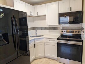 8944 Temple Terrace Hwy in Tampa, FL - Building Photo - Building Photo