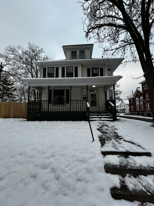 2605 Benninghofen Ave in Hamilton, OH - Building Photo