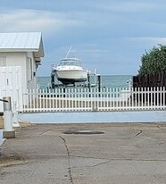 701 124th Street Gulf in Marathon, FL - Building Photo