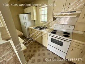 5984-5985 Windsor Forest Dr in Jacksonville, FL - Building Photo