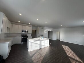 14913 Dyer Ln in Plainfield, IL - Foto de edificio - Building Photo