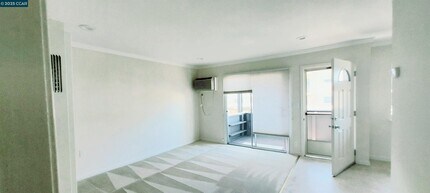 1195 Saranap Ave in Walnut Creek, CA - Building Photo - Building Photo