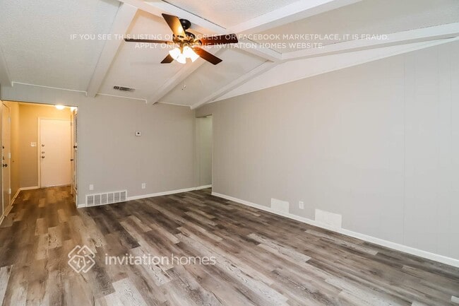 549 NW Chisholm St in Burleson, TX - Building Photo - Building Photo